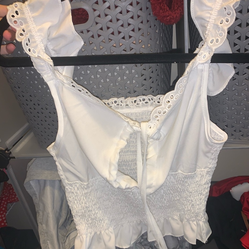 White Tank - Picture 2 of 2